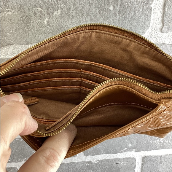 Hobo brown tooled leather Darcy crossbody - Picture 6 of 6